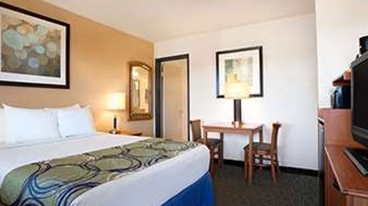 Days Inn Encinitas Moonlight Beach Room