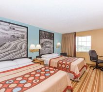 Super 8 Clarinda Room