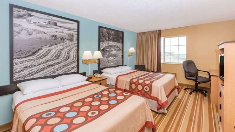 Super 8 Clarinda Room