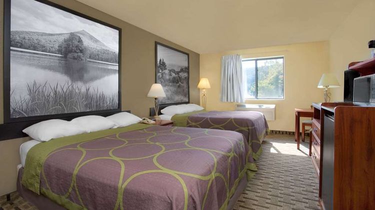 Super 8 Lynchburg VA Room