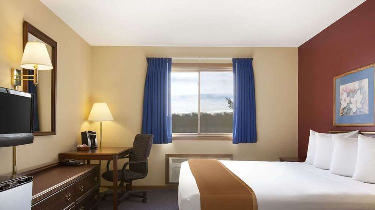 Travelodge Motel of St Cloud Room