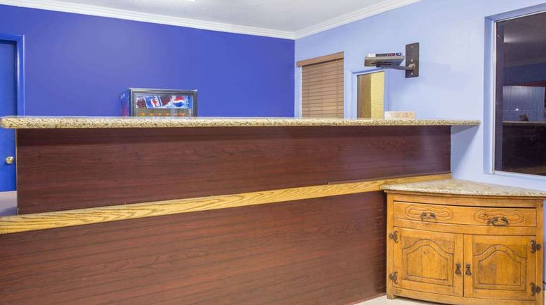 <b>Knights Inn Fairground Phoenix Lobby</b>. Images powered by <a href="https://iceportal.shijigroup.com/" title="IcePortal" target="_blank">IcePortal</a>.