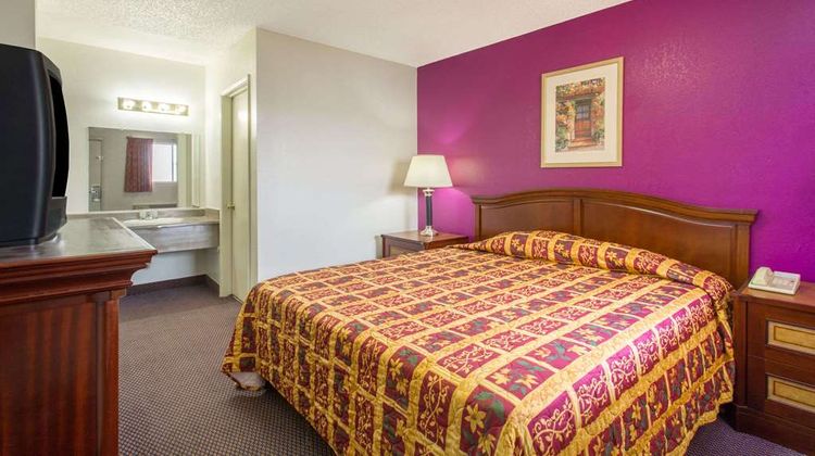 Knights Inn Fairground Phoenix Room