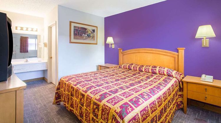 Knights Inn Fairground Phoenix Room