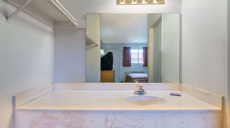 <b>Knights Inn Fairground Phoenix Room</b>. Images powered by <a href="https://iceportal.shijigroup.com/" title="IcePortal" target="_blank">IcePortal</a>.