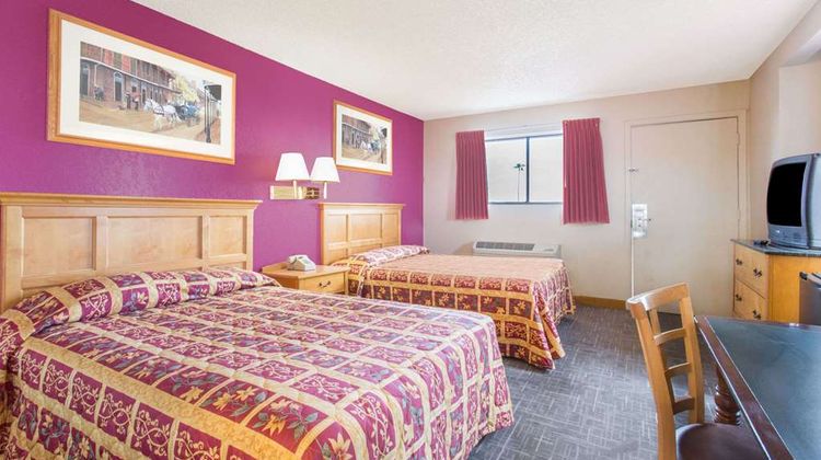 Knights Inn Fairground Phoenix Room