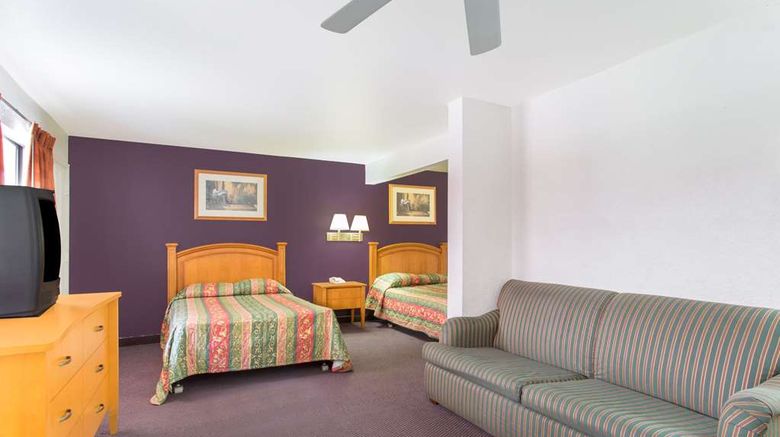 <b>Knights Inn Fairground Phoenix Suite</b>. Images powered by <a href="https://iceportal.shijigroup.com/" title="IcePortal" target="_blank">IcePortal</a>.