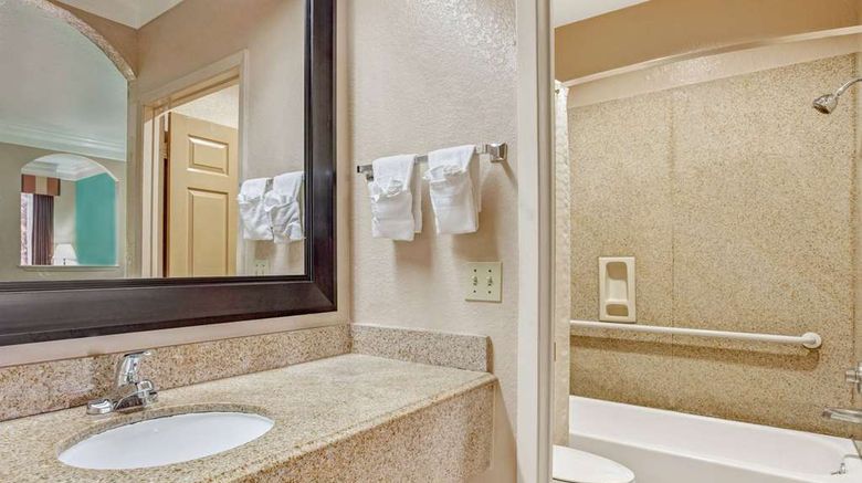 <b>Super 8 Galveston Room</b>. Images powered by <a href="https://iceportal.shijigroup.com/" title="IcePortal" target="_blank">IcePortal</a>.