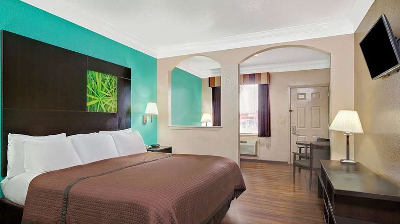 <b>Super 8 Galveston Room</b>. Images powered by <a href="https://iceportal.shijigroup.com/" title="IcePortal" target="_blank">IcePortal</a>.