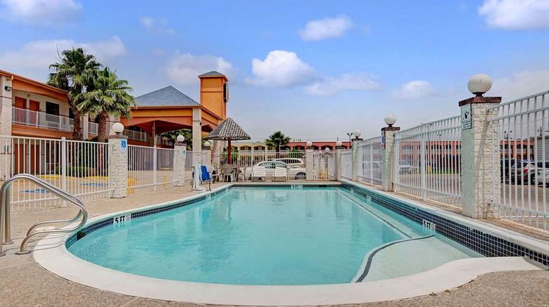 <b>Super 8 Galveston Pool</b>. Images powered by <a href="https://iceportal.shijigroup.com/" title="IcePortal" target="_blank">IcePortal</a>.