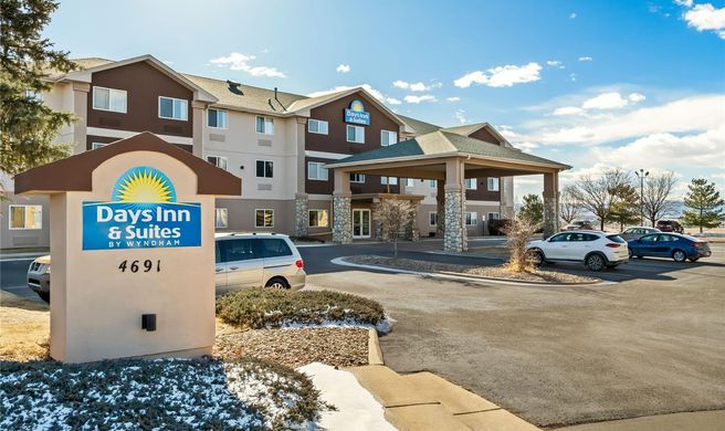 Days Inn & Suites by Wyndham Castle Rock Exterior