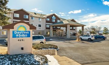 Days Inn & Suites by Wyndham Castle Rock