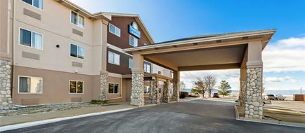 Days Inn & Suites by Wyndham Castle Rock Exterior