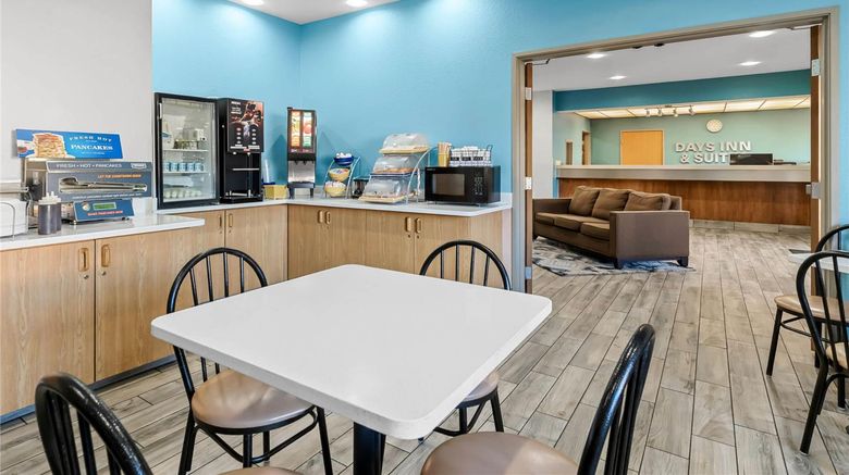 <b>Days Inn & Suites by Wyndham Castle Rock Restaurant</b>. Images powered by <a href="https://iceportal.shijigroup.com/" title="IcePortal" target="_blank">IcePortal</a>.