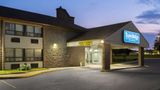 Travelodge Barrie on Bayfield Exterior