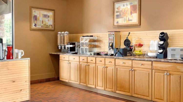Travelodge North Bay Lakeshore Restaurant