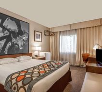 Super 8 Duncan Room