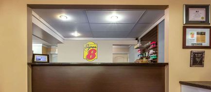 Super 8 Duncan Lobby