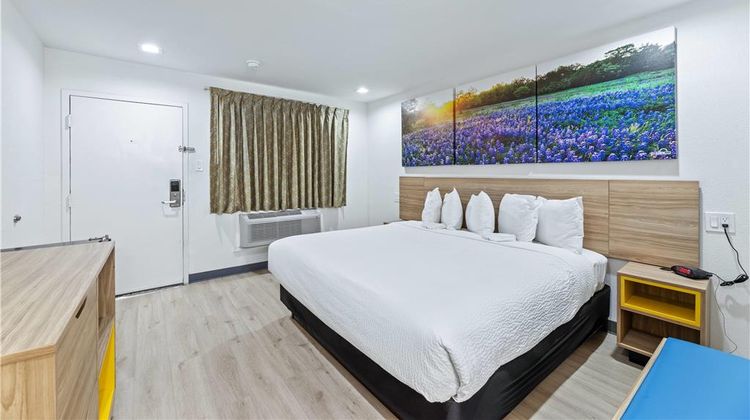 Days Inn McKinney Room