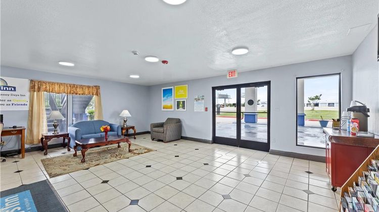 Days Inn McKinney Lobby