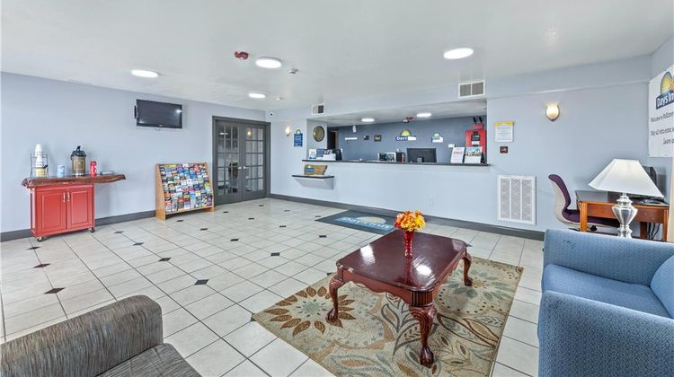 Days Inn McKinney Lobby