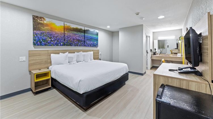 Days Inn McKinney Room