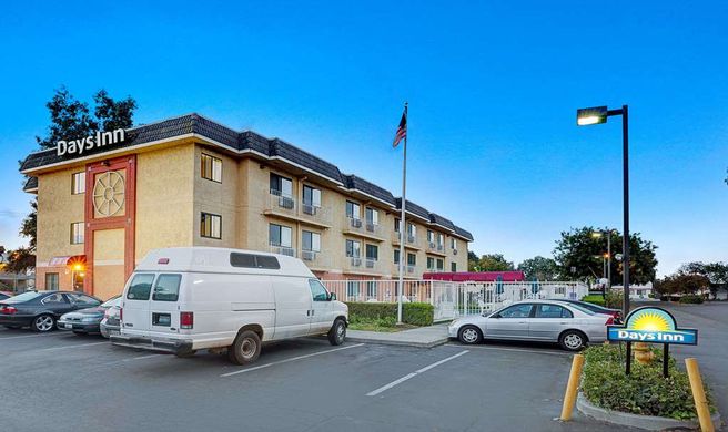 Days Inn Woodland Exterior