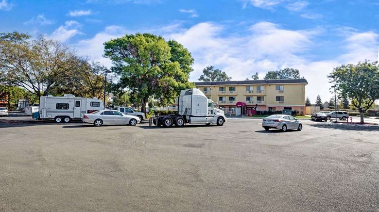 <b>Days Inn Woodland Exterior</b>. Images powered by <a href="https://iceportal.shijigroup.com/" title="IcePortal" target="_blank">IcePortal</a>.