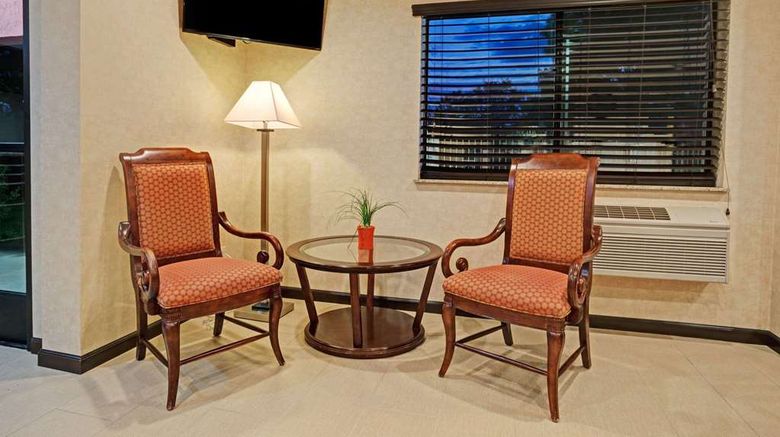 <b>Days Inn Woodland Lobby</b>. Images powered by <a href="https://iceportal.shijigroup.com/" title="IcePortal" target="_blank">IcePortal</a>.