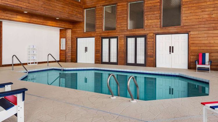 Ramada Richland Center Pool