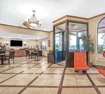 Super 8 Clinton Lobby