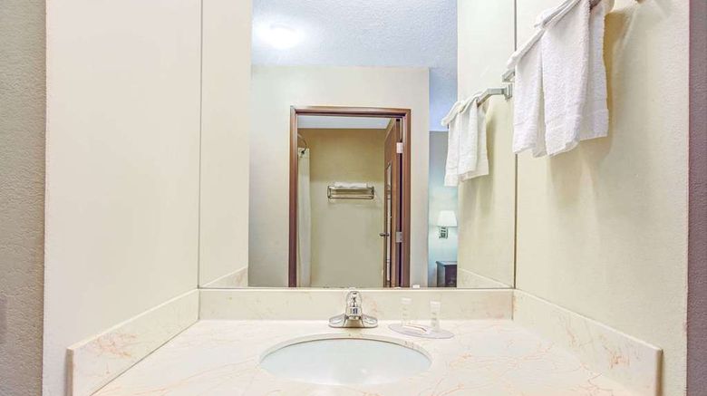 <b>Super 8 Clinton Room</b>. Images powered by <a href="https://iceportal.shijigroup.com/" title="IcePortal" target="_blank">IcePortal</a>.