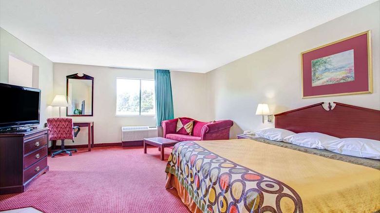 <b>Super 8 Clinton Suite</b>. Images powered by <a href="https://iceportal.shijigroup.com/" title="IcePortal" target="_blank">IcePortal</a>.