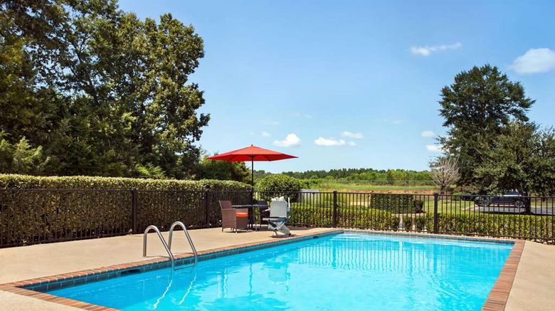 <b>Super 8 Clinton Pool</b>. Images powered by <a href="https://iceportal.shijigroup.com/" title="IcePortal" target="_blank">IcePortal</a>.
