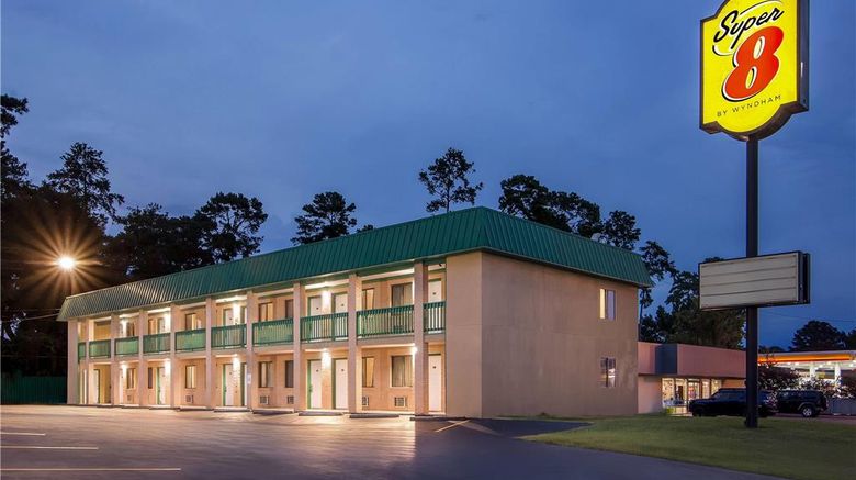 <b>Super 8 Columbia/Ft. Jackson Exterior</b>. Images powered by <a href="https://iceportal.shijigroup.com/" title="IcePortal" target="_blank">IcePortal</a>.