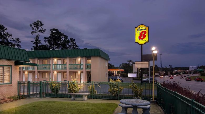 <b>Super 8 Columbia/Ft. Jackson Exterior</b>. Images powered by <a href="https://iceportal.shijigroup.com/" title="IcePortal" target="_blank">IcePortal</a>.