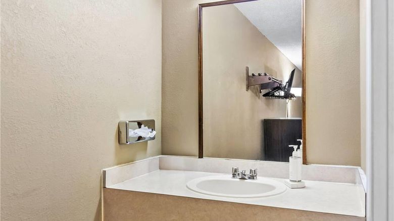 <b>Super 8 Columbia/Ft. Jackson Room</b>. Images powered by <a href="https://iceportal.shijigroup.com/" title="IcePortal" target="_blank">IcePortal</a>.