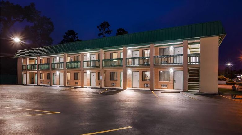 <b>Super 8 Columbia/Ft. Jackson Exterior</b>. Images powered by <a href="https://iceportal.shijigroup.com/" title="IcePortal" target="_blank">IcePortal</a>.