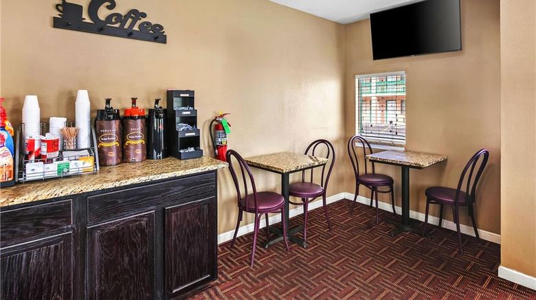<b>Super 8 Columbia/Ft. Jackson Restaurant</b>. Images powered by <a href="https://iceportal.shijigroup.com/" title="IcePortal" target="_blank">IcePortal</a>.