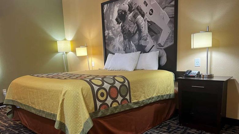<b>Super 8 Pasadena Room</b>. Images powered by <a href="https://iceportal.shijigroup.com/" title="IcePortal" target="_blank">IcePortal</a>.
