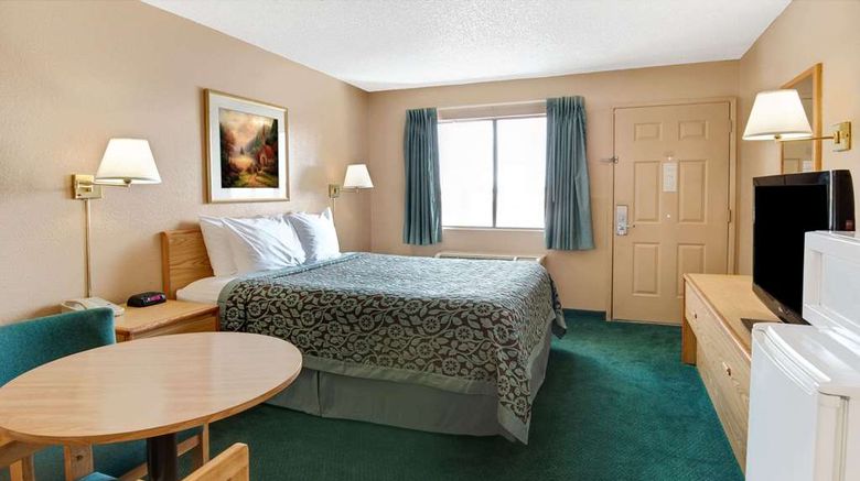 <b>Days Inn El Paso Airport East Room</b>. Images powered by <a href="https://iceportal.shijigroup.com/" title="IcePortal" target="_blank">IcePortal</a>.