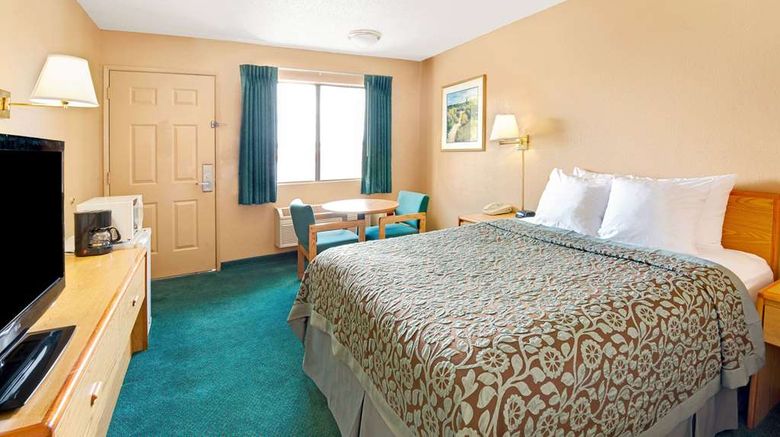 <b>Days Inn El Paso Airport East Room</b>. Images powered by <a href="https://iceportal.shijigroup.com/" title="IcePortal" target="_blank">IcePortal</a>.