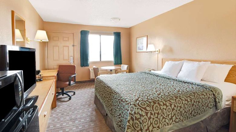 <b>Days Inn El Paso Airport East Room</b>. Images powered by <a href="https://iceportal.shijigroup.com/" title="IcePortal" target="_blank">IcePortal</a>.