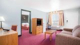 Super 8 Kindersley Suite