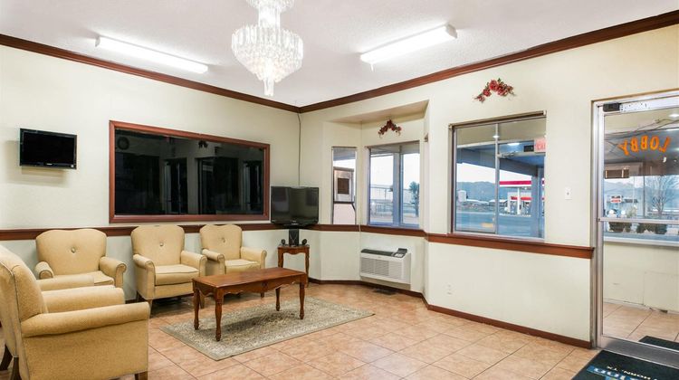 Days Inn Van Horn TX Lobby