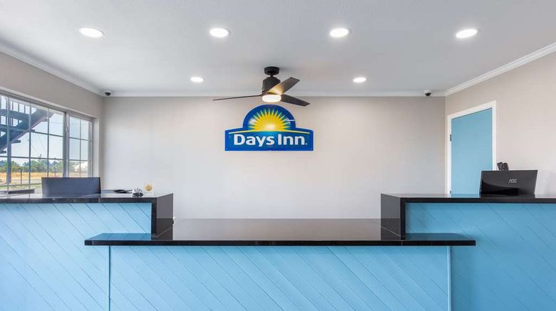 <b>Days Inn Red Bluff Lobby</b>. Images powered by <a href="https://iceportal.shijigroup.com/" title="IcePortal" target="_blank">IcePortal</a>.