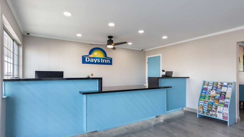 <b>Days Inn Red Bluff Lobby</b>. Images powered by <a href="https://iceportal.shijigroup.com/" title="IcePortal" target="_blank">IcePortal</a>.