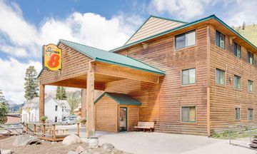 Super 8 Cooke City Yellowstone Park Area