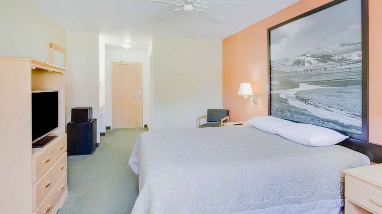Super 8 Cooke City Yellowstone Park Area Room