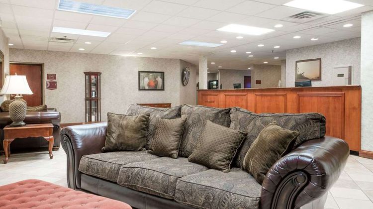 Super 8 Grayson Lobby